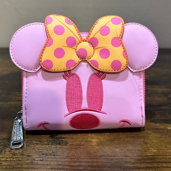 Loungefly Disney Pastel Ghost Minnie Glow in the Dark Women's Zip-Around Wallet - Picture 2 of 4